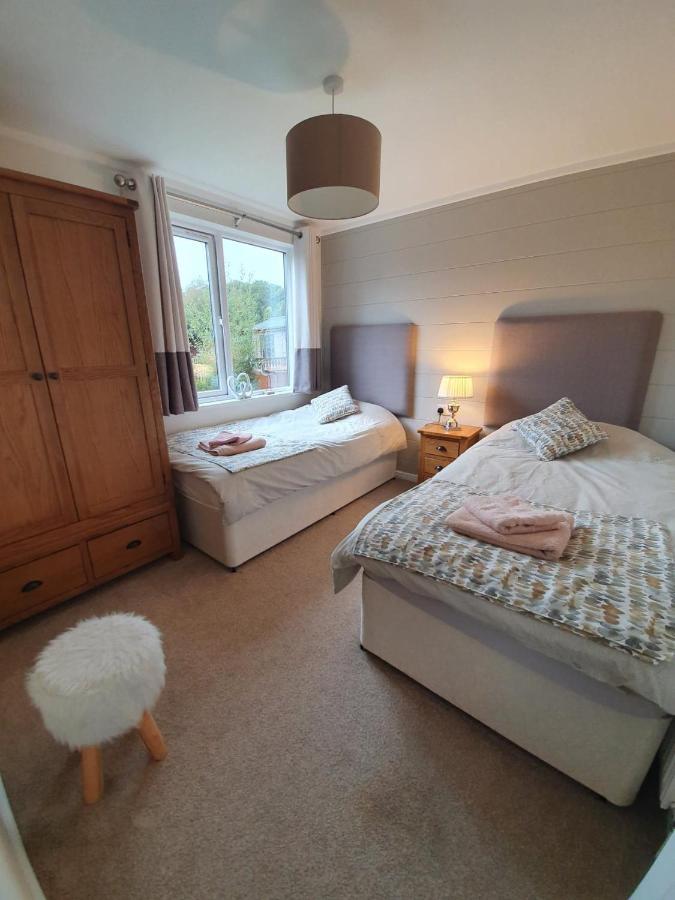 Jaw-Dropping Lodge With Hot Tub On Lake Windermere Zewnętrze zdjęcie