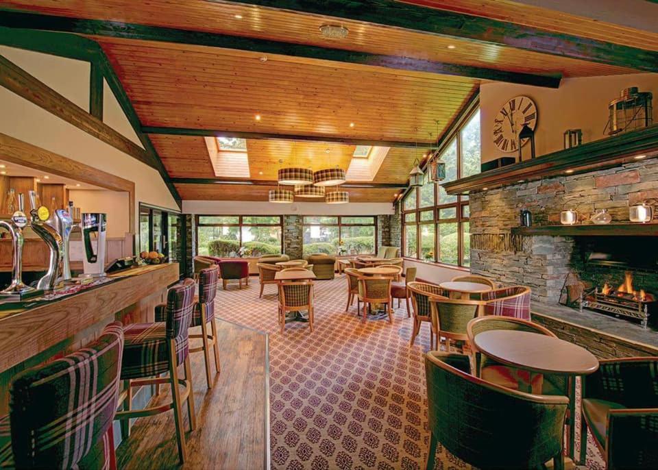 Jaw-Dropping Lodge With Hot Tub On Lake Windermere Zewnętrze zdjęcie